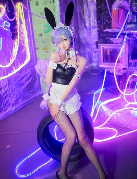 《樱桃嘴与大鼻子》