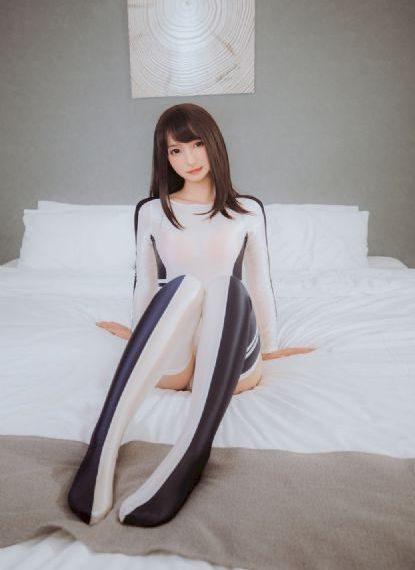 她美丽